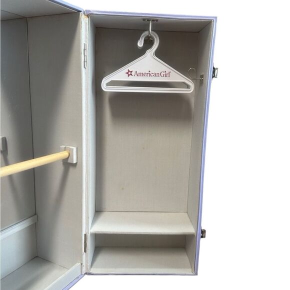 American Girl AG Dance Studio Trunk & 15 Hangers - Picture 1 of 16